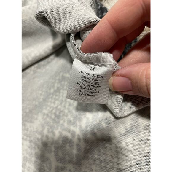 NWT Theo & Spence Womens Size Medium Pullover Long Sleeve Sweatshirt Snake Black - Picture 8 of 10